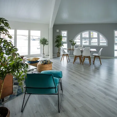 Floating Hotel na wodzie Bergen