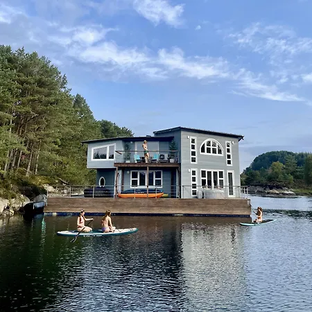 Floating بوتيل 4*