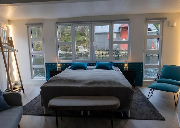 Floating Bådhotel 4*