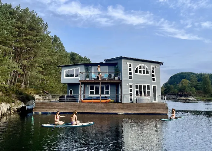 Floating Ботель 4*