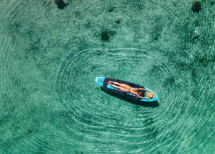 Floating Úszó hotel