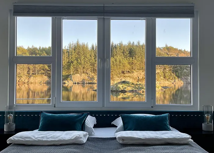 Floating Úszó hotel