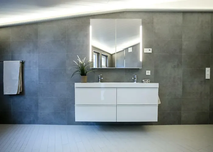 Úszó hotel Floating 4*